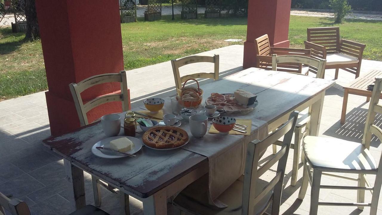 Bed and Breakfast Santa Maria Di Lorgana Minerbio Exterior foto