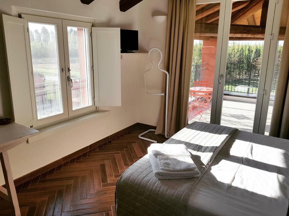 Bed and Breakfast Santa Maria Di Lorgana Minerbio Exterior foto